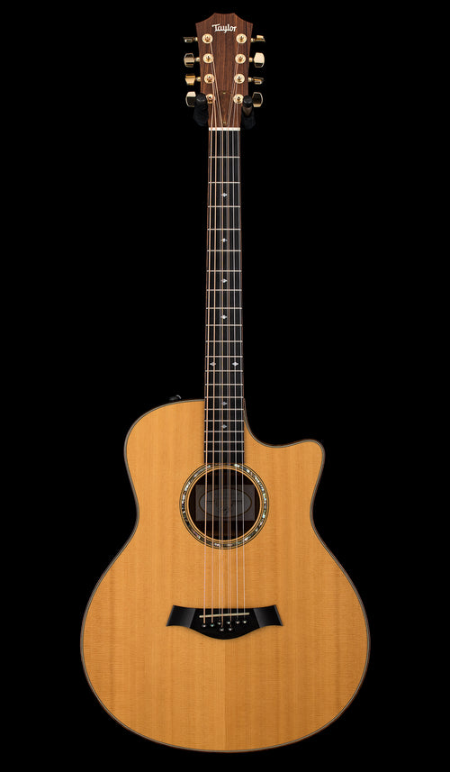 Used Taylor Baritone-8 (2011) #02107 with Original Hard Case